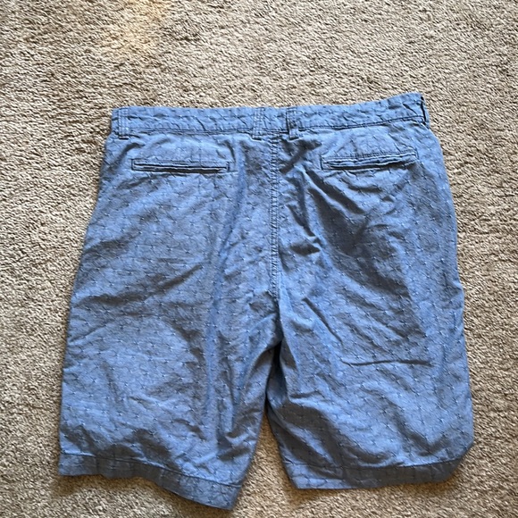 Gap printed shorts, sz38. - Picture 3 of 4